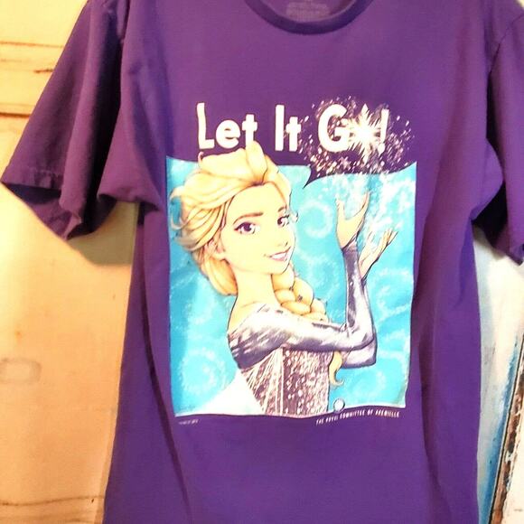 Tee Fury Purple Frozen Elsa Let it Go T-Shirt Tee Sz M Arendelle Royal Committee - Picture 1 of 7